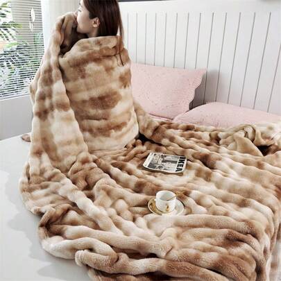Chăn lông giả cao cấp dùng trang trí nhà cửa, chăn nhung mềm mại với lớp lót nỉ, chăn trang trí ấm cúng cho ghế sofa, giường, ghế tựa, có thể giặt máy quanh năm.