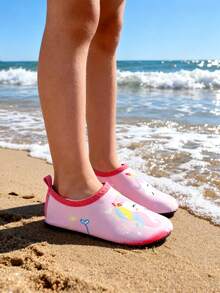 Giày đi nước cho bé gái màu xanh hồng gradient in họa tiết vảy cá, chất liệu TPR chống trượt, chống trầy xước, nhanh khô, thích hợp cho mùa hè, đi biển, công viên nước, kỳ nghỉ, hồ bơi, tiệc tùng, bơi lội. - Nhiều màu - Xem 4