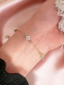 Pulsera de trébol de cuatro hojas con strass dorado estilo Y2K, colgante de CZ brillante, joyería minimalista apilable para mujer - Amarillo Oro - Ver 4