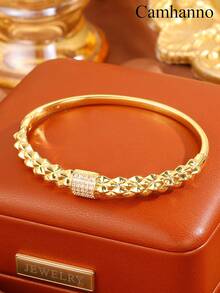 Camhanno Set Gelang Tembaga Halus Glamor 5/1pc, 5 Buah Gelang Menonjol yang Dapat Ditumpuk dengan Detail Inlay & Motif Campuran, Sempurna untuk Perjalanan, Pesta Malam, dan Pemakaian Sehari-hari, Hadiah Ideal untuk Pecinta Mode dan Orang Tersayang, Mudah Beralih dari Kantor ke Makan Malam untuk Para Profesional yang Sibuk - Emas - View 9