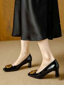 女士金属双环装饰仿皮高跟鞋，复古方头粗跟一脚蹬鞋，通勤风格，黑米色，春秋季 - 黑色 - 查看 2