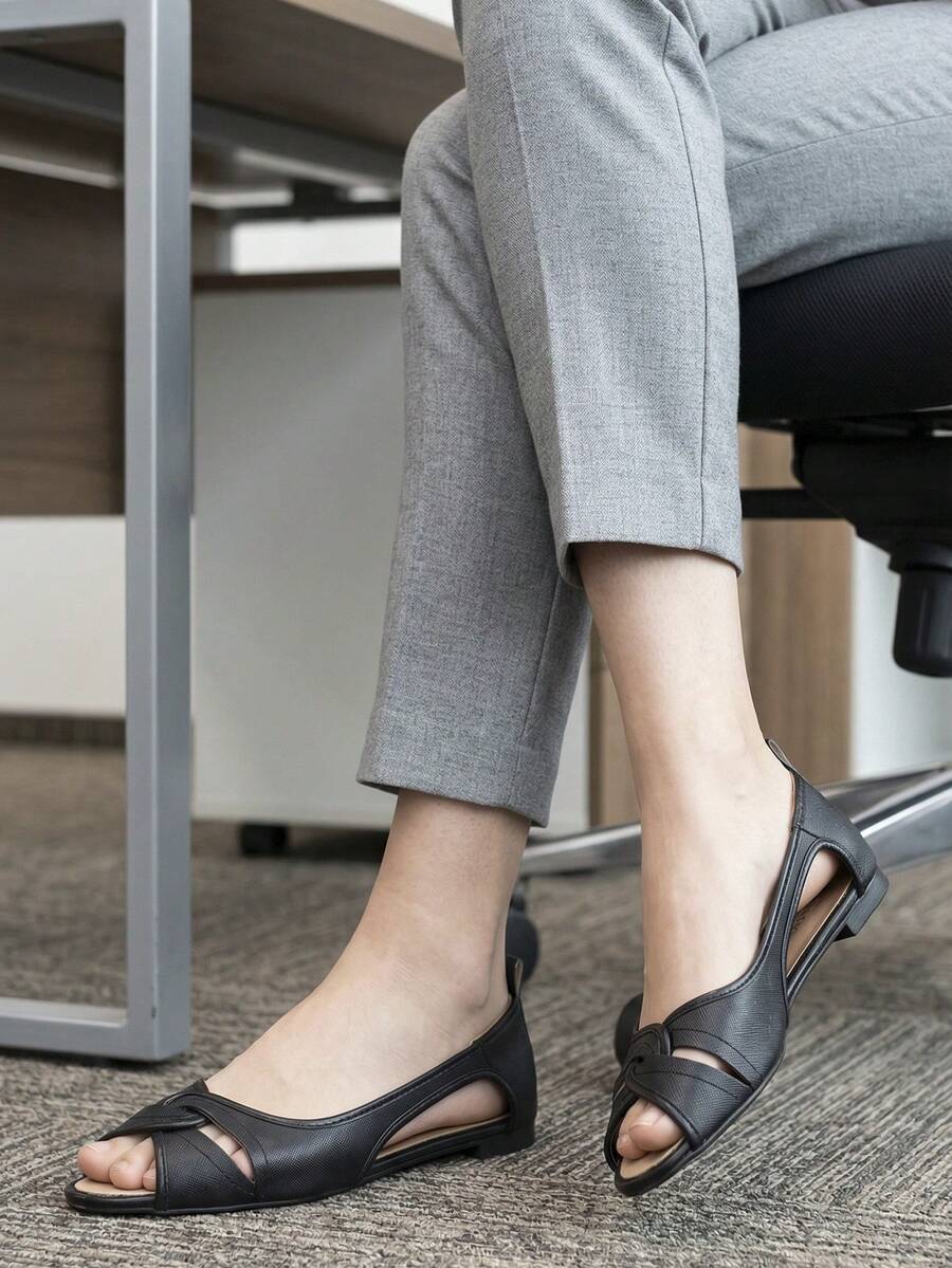 Women's 2026 Spring/Summer New Fashion Open Toe Slip-On Flat Comfortable Soft Bottom Sandals, Black Versatile Casual Mom Shoes, Daily Commute Work Flats, Outdoor Dance Shoes - Black - View 1