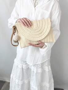 Bolso sobre de paja, diseño de solapa arqueada minimalista, bolso de hombro versátil y fresco, bolso pequeño tejido de playa con diseño de nicho, bolso bandolera/clutch con decoración de pompones - Beis - Ver 3