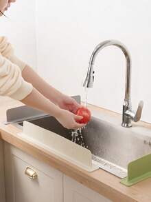 1pc Silicone Sink Splash Guard, Sink Suction Cup Water Barrier, Portable Kitchen Countertop Splash Guard, Kitchen Raised Splash Guard, Reusable Sink Water Barrier, Sink Waterproof Partition, Splash Guard - View 8