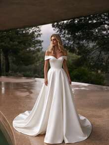 Women's Elegant White Satin Off-The-Shoulder Ball Gown Wedding Dress, Luxury Bridal Gown With Corset Bodice, Formal A-Line Princess Wedding Dress For Bride, Classic Sleeveless Floor-Length Bridal Gown With Train, Timeless Minimalist Wedding Attire For Wedding Ceremony, Engagement Photoshoot, Prom, Evening Party, Formal Event, Garden Wedding, Spring Summer Fall Winter All Season Bridal Wear, Satin Fabric, Off-The-Shoulder Sweetheart Neckline - 白色 - 查看 1