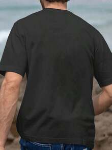 Men's Bigfoot Rocker Tongue T-Shirt | Sasquatch, UFO, And Selfie Print | 100% Cotton 180g For Everyday Wear | Humorous And Rock-Infused Casual Clothing | Ideal Gift For Friends - 黑色 - 查看 2