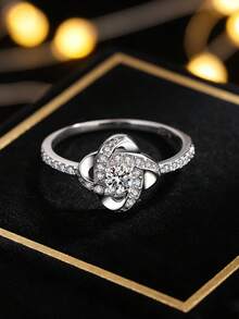 Anillo de diamante de trébol de plata de ley 925, diseño único de alta gama, regalo de joyería de plata versátil para la novia, propuesta - Blanco - Ver 5