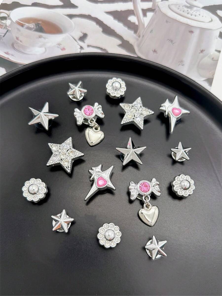 16个银色星星、蝴蝶结、花朵鞋夹,DIY装饰品,多功能配件,适用于女士凉鞋、拖鞋、沙滩包,适合作为节日和生日派对礼物 - 銀色 - 查看 1