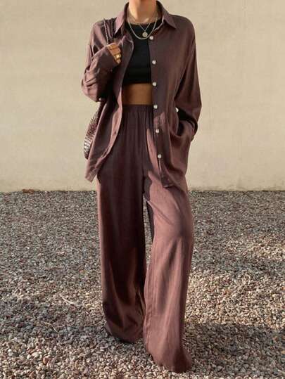 女士纯色宽松衬衫和阔腿裤两件套，休闲时尚，适合度假、日常穿着和夏季