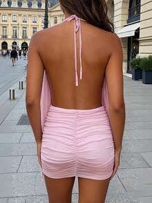 Mono de malla liso para mujer con cuello halter, escote en V profundo y espalda descubierta, pliegues y dobladillo asimétrico; corte ajustado transparente para fiestas de verano y playa - Rosa - Ver 7