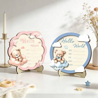 Bảng thông báo "Chào Thế Giới" bằng gỗ, hình gấu hồng cầu vồng, bảng ghi thông tin khai sinh kèm tên, ngày, giờ, cân nặng, chiều dài, phụ kiện trang trí phòng trẻ, bảng kỷ niệm bằng gỗ.