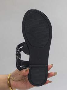 女士夏季加大码 35-45 码镶钻人字拖凉鞋，舒适轻便的套脚凉鞋，配有弹性后跟带，优雅的平底露趾凉鞋，适合日常、街头、旅行穿着，黑色舒适平底凉鞋，母亲节礼物 - 黑色-黑鑽 - 查看 8