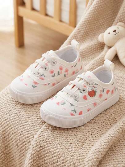 1 Pair Girls' Milk White Canvas Strawberry Heart Print Casual Slip-On Athletic Shoes, Soft & Lightweight, Suitable For School, Kindergarten And Daily Wear In Spring/Summer, Cute Cartoon Style For Little Girls
