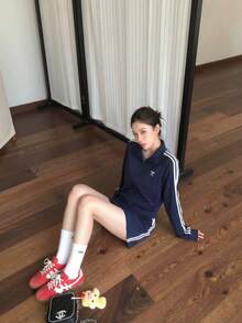 女士休闲运动套装，撞色侧条纹拉链外套和迷你裙套装，春季款 - 寶藍色 - 查看 1