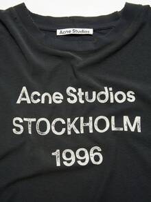 Acne Studios Men's/Women's STOCKHOLM 1996 Printed Oversized T-Shirt, Vintage Washed Cotton Crew Neck Tee For Casual Wear - 黑色 - 查看 3