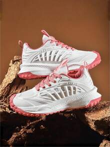 Chaussures de sport décontracté pour hommes, baskets de sport respirantes unisexes, chaussures confortables à lacets pour hommes convenant aux sports, à l'extérieur, aux déplacements, à l'habillement décontracté, légères, à la mode, pour l'entraînement et la course, toutes saisons - fleurs de prunier blanches - Voir 2