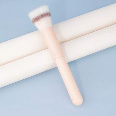 1支Tuba点彩刷/肤色与白色纤维混合双层刷毛/涂漆木柄，光滑细腻/用于腮红、高光和修容/刷毛蓬松柔软，轻柔扫过颧骨和鼻尖