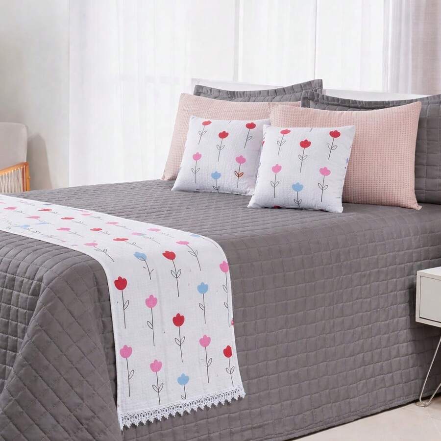Bed Runner Set With 3 Piqué Pillow Covers. - Tulipán del amor - Ver 1