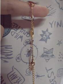 1 pieza Brazalete de disco con letra de lujo francés con diamantes completos, cadena delicada chapada en cobre, accesorio elegante y versátil para el trabajo - Pulsera con colgante redondo hueco y diamantes. - Ver 3