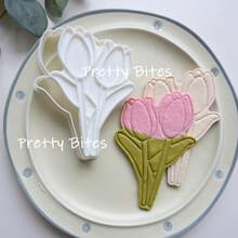Khuôn làm bánh quy hình hoa tulip ngày của Mẹ, khuôn cắt bánh quy hình tulip, khuôn ép bánh quy, khuôn cắt fondant, dụng cụ làm bánh. - trắng - Xem 1
