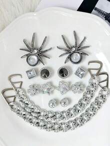 Dunkle Spinnen-Ketten-Loch-Schuhschnalle, Schwarz & Silber Farbe, Legierung Strass Dekoration, Gothic Sweet Stil Schuhblume, geeignet für Clogs Schuhe - Grau - Übersicht 1