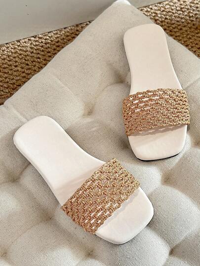 1 双女童镂空编织舒适透气平底露趾简约凉鞋，是儿童日常夏季外出和度假的好选择。