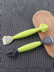 Dụng cụ bào và vắt chanh đa năng tích hợp mở nắp chai - Thép không gỉ, dùng để bào cam quýt, trái cây, phô mai, rau củ - Thiết kế nhỏ gọn, tiện lợi cho cắm trại và dã ngoại - Dễ sử dụng - Nhiều màu - Xem 3