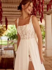 Romantic Square Neckline Lace Bodice Flowy Chiffon A-Line Wedding Dress With Spaghetti Straps, Deep V-Back, High Front Slit, And Sweep Train, Featuring Intricate Floral Lace Appliques, Sheer Illusion Panels - 白色 - 查看 2