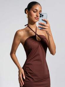 Đầm nữ màu nâu thanh lịch với dây đeo mảnh, thiết kế xếp ly thắt eo, xẻ tà cao, thích hợp cho các buổi hẹn hò, kỳ nghỉ biển, du lịch nhiệt đới, dã ngoại, tiệc tốt nghiệp và nhiều dịp hè khác. - màu nâu - Xem 7