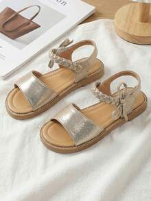 Girls Sandals Braided Strap Bow Metallic Finish Sandals Toddler Kids Summer Beach Shoes Zapato Niña Sandalias Para Niñas Delicate Fashion Style Open Toe Adjustable Strap Flat Sole Comfortable Wear Zapatos Para Niñas Little Girls Sandals Braided Detail Bow Accent Metallic Shine Daily Casual Vacation Party Sandalias Verano Playa Niña Calzado Infantil Moda Punta Abierta Ajustable Plano Brillante Ligero Antideslizante - 金色 - 查看 6