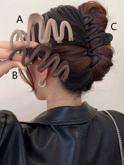 1-3pcs Women's Large Wave Shaped Black/Brown Lightweight Plastic Hair Claw Clip, Fashionable And Versatile, Elegant And Graceful, Suitable For Daily Outings, Parties, Hair Styling, Face Washing, Showering, Makeup And Clothing Matching, A Decorative Headpiece Accessory Summer Hair Clips Hair Jaw Clip Hair Clamps Hair Clutch Hair Claw Clip, School Stuff, College Fall Winter Hair Accessories For Women For Vacation Outfits Woman Beach Holiday Essential,Travel