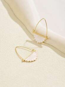 A Light Luxury Style Earring For Women, Versatile And High-End, Fan-Shaped Imitation Mother Of Pearl Design Earrings, Niche Fashion Earrings - Fan-shaped Shell - View 4