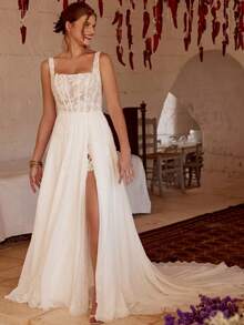 Romantic Square Neckline Lace Bodice Flowy Chiffon A-Line Wedding Dress With Spaghetti Straps, Deep V-Back, High Front Slit, And Sweep Train, Featuring Intricate Floral Lace Appliques, Sheer Illusion Panels - 白色 - 查看 3