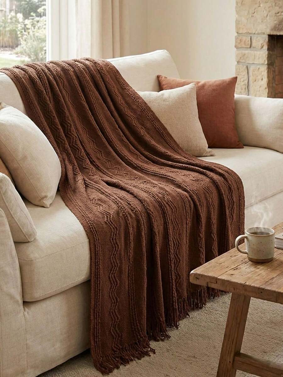 1pc Light Blue Diamond Plaid Knitted Blanket, Nordic Casual Style Tasseled Rectangular Throw Blanket For Sofa, Office Nap, Suitable For Daily Use - Vertical Three-bend Palm - View 1