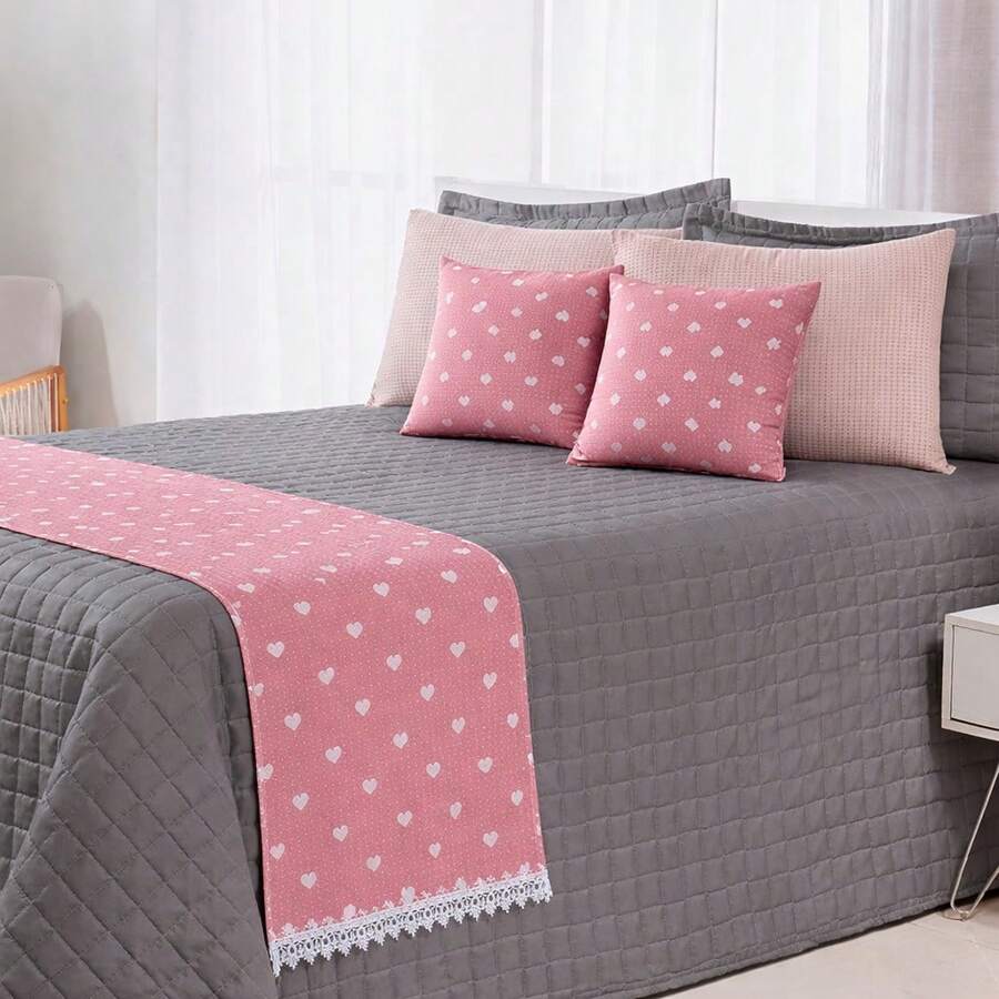 Bed Runner Set With 3 Piqué Pillow Covers. - Pink Heart - View 1