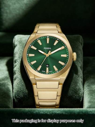 Fossil Đồng hồ nam bằng thép không gỉ mạ vàng, mặt số màu xanh ngọc lục bảo, máy quartz, hiển thị ngày, phong cách cổ điển sang trọng, nổi bật cho các buổi tiệc tùng, sự kiện thời trang cao cấp, kỳ nghỉ sang trọng, món quà sinh nhật ấn tượng cho chồng và bạn trai.
