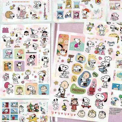  1 Bộ/8 miếng dán Snoopy phong cách hoạt hình Mỹ mới năm 2026! Những miếng dán hình chú cún đáng yêu này có thiết kế họa tiết tinh tế và cao cấp với giá trị thẩm mỹ vượt trội. Bạn có thể tự do trang trí lên ốp điện thoại, đàn guitar, hành lý, ván trượt, v.v. Hiệu ứng ghép hình rất thời trang. Độ bám dính mạnh, không để lại cặn khi bóc ra.