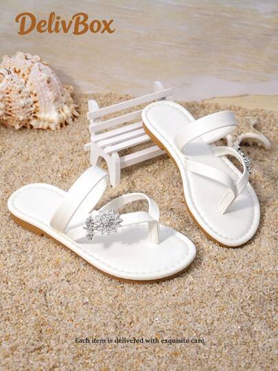 1 đôi sandal thanh lịch đính hoa pha lê dành cho bé gái, thích hợp đi biển và mang hàng ngày vào mùa hè.