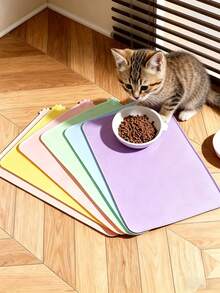 宠物食品垫，高边防滑底座 - 防溢易清洁，猫狗通用，爪印图案 - 防刮擦保护垫 - 适用于干湿食品，多种颜色可选，适合猫咪和小型犬 - 查看 3
