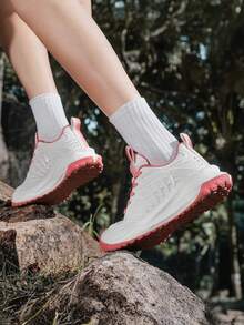 Chaussures de sport décontracté pour hommes, baskets de sport respirantes unisexes, chaussures confortables à lacets pour hommes convenant aux sports, à l'extérieur, aux déplacements, à l'habillement décontracté, légères, à la mode, pour l'entraînement et la course, toutes saisons - fleurs de prunier blanches - Voir 7