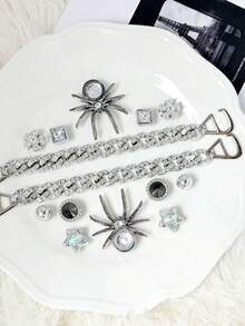 Dunkle Spinnen-Ketten-Loch-Schuhschnalle, Schwarz & Silber Farbe, Legierung Strass Dekoration, Gothic Sweet Stil Schuhblume, geeignet für Clogs Schuhe - Grau - Übersicht 4