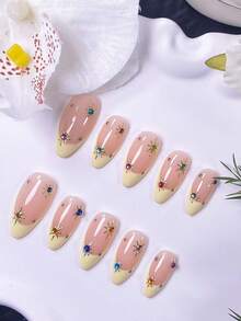 10 pièces d'ongles à presser faits main en forme d'amande, avec des pointes françaises bleues et jaunes ornées de motifs à pois et sculptés. Présentant des pointes françaises peintes à la main en bleu et jaune avec des pois blancs, et des motifs sculptés en 3D dégradés bleus soigneusement conçus. Autocollants d'art pour les ongles élégants, romantiques et minimalistes avec un attrait de luxe haut de gamme. Parfait pour le port quotidien, les sorties, les concerts et les occasions professionnelles décontractées, un cadeau idéal pour les femmes et les filles. - Multicolore - Voir 6