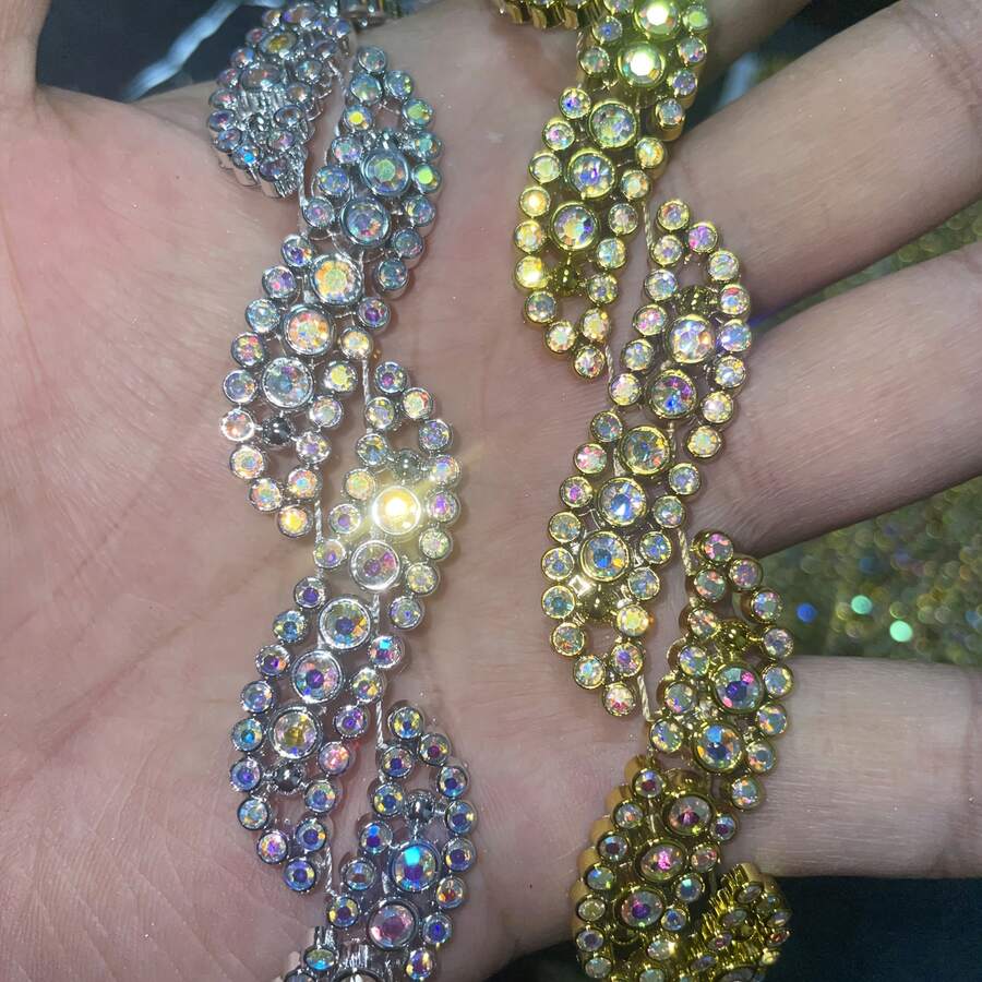 1 Roll Multi-Function Shiny Rhinestone Ribbon With PVC Film - Easy To Cut And Paste DIY Sequin Ribbon Suitable For Christmas, Valentine's Day, Birthday, Gift Wrapping And Handicrafts - Champagne Color - Multicolor - View 1