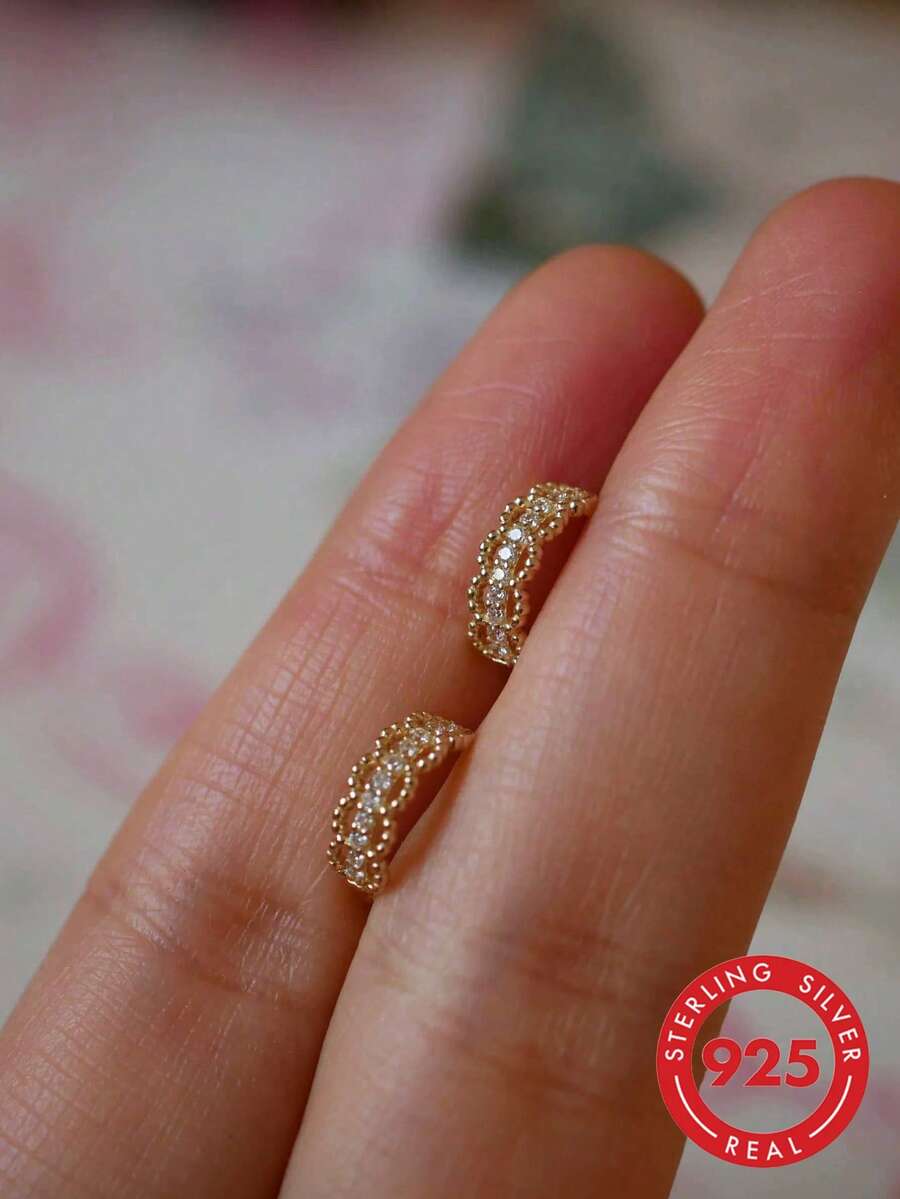 BALMORA 一对时尚S925纯银镀18K金镂空立方氧化锆耳钉，耳钩设计，精致小巧，适合女孩/女士/女友/母亲，复古派对/约会礼物，日常佩戴，生日/周年纪念礼物