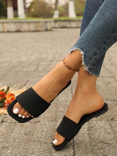 Dép đi biển mùa hè cho nữ, dép xăng đan một quai màu đen thời trang, dép đi trong nhà thoải mái.