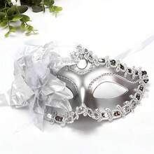 One Elegant Gold/Silver/Red Venetian Mask, Available In Multiple Colors, Adorned With Feathers, Flowers, And Crystal Jewels, Perfect For Halloween Parties, Weddings, And Cosplay. - 查看 3
