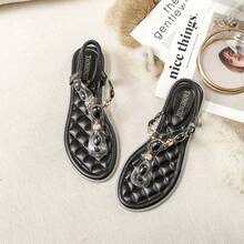 Women's Beige Pearl & Rhinestone Toe-Post Flat Sandals - Quilted Padded Footbed, Elasticated Ankle Strap, Glitter Trim, Summer Glam Casual Style, Matches Sundresses & Denim Shorts, Suitable For Beach Trips, Brunch & Vacation, Comfortable Slip-On Sandals - 黑色 - 查看 3