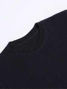 Camiseta "Abrazos de Mamá Gratis" Orgullo Arcoíris - + Derechos de los Aliados, diseño de letras en bloques multicolor y bandera del orgullo, cómoda camiseta de algodón con cuello redondo y manga corta, corte regular, top casual, adecuada para mamás y aliados. - Negro - Ver 4