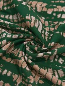 女士夏季休闲V领短袖印花衬衫，美式复古纹理印花衬衫，度假风百搭修身设计 - 墨綠色 - 查看 6