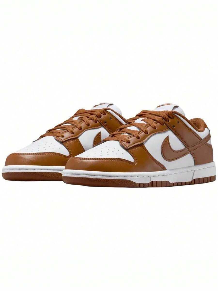 Nike 女士 DUNK 低帮复古滑板鞋,轻便休闲运动鞋 - 白棕色 - 查看 1